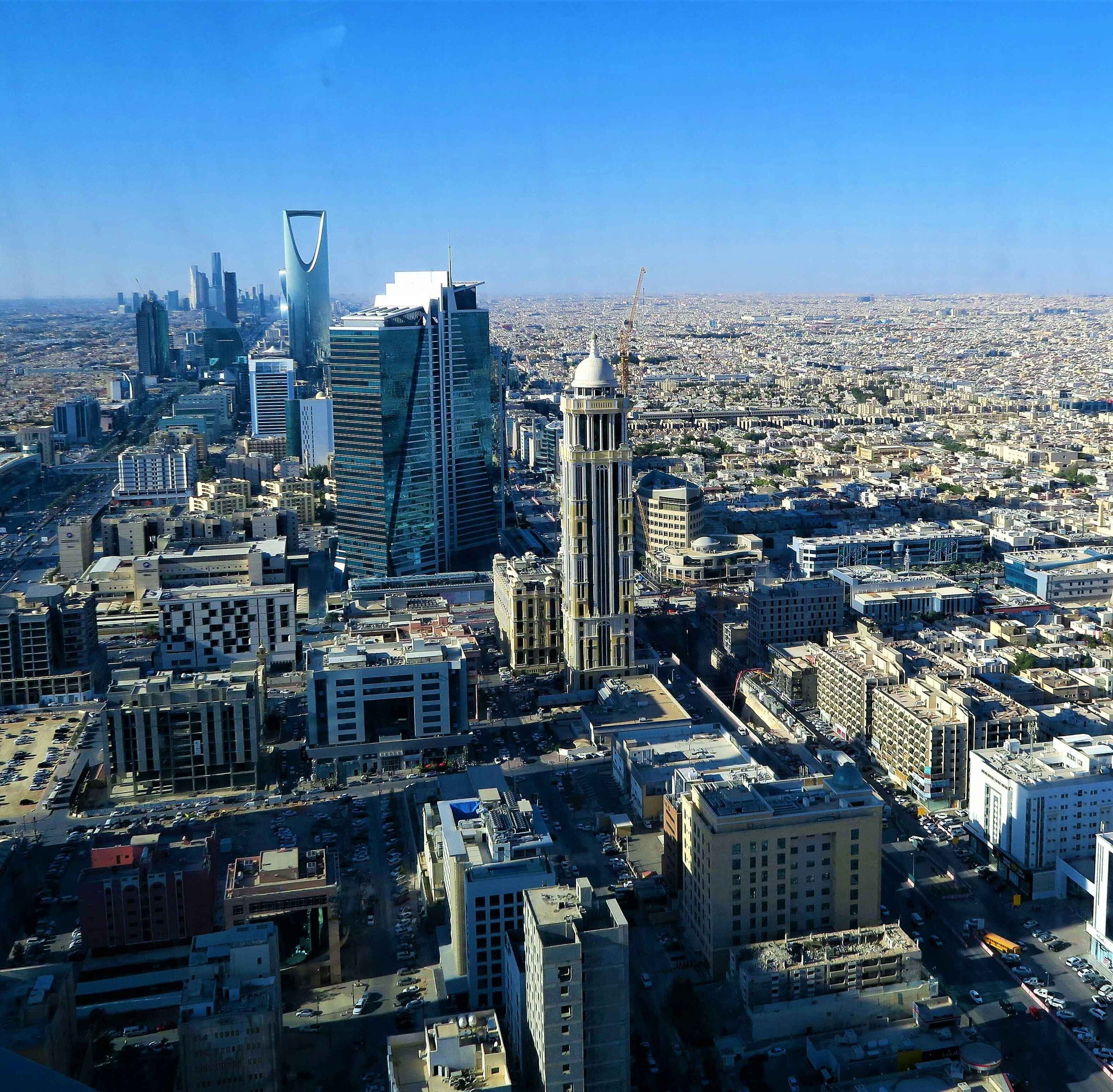 مميزات الاستثمار في حي العليا الرياض : أفضل منطقة تجارية وسكنية في قلب العاصمة