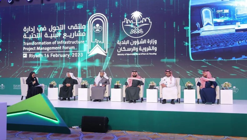 وزير الإسكان السعودي يدشن دليل إجراءات مشاريع البنية التحتية في القطاع البلدي