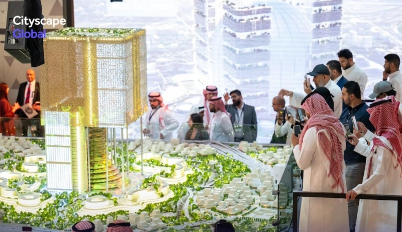 كيف تحول العقار في أيدي السعوديين من أراضٍ بيضاء متداولة إلى اقتصاد منتج ورافد للناتج المحلي؟