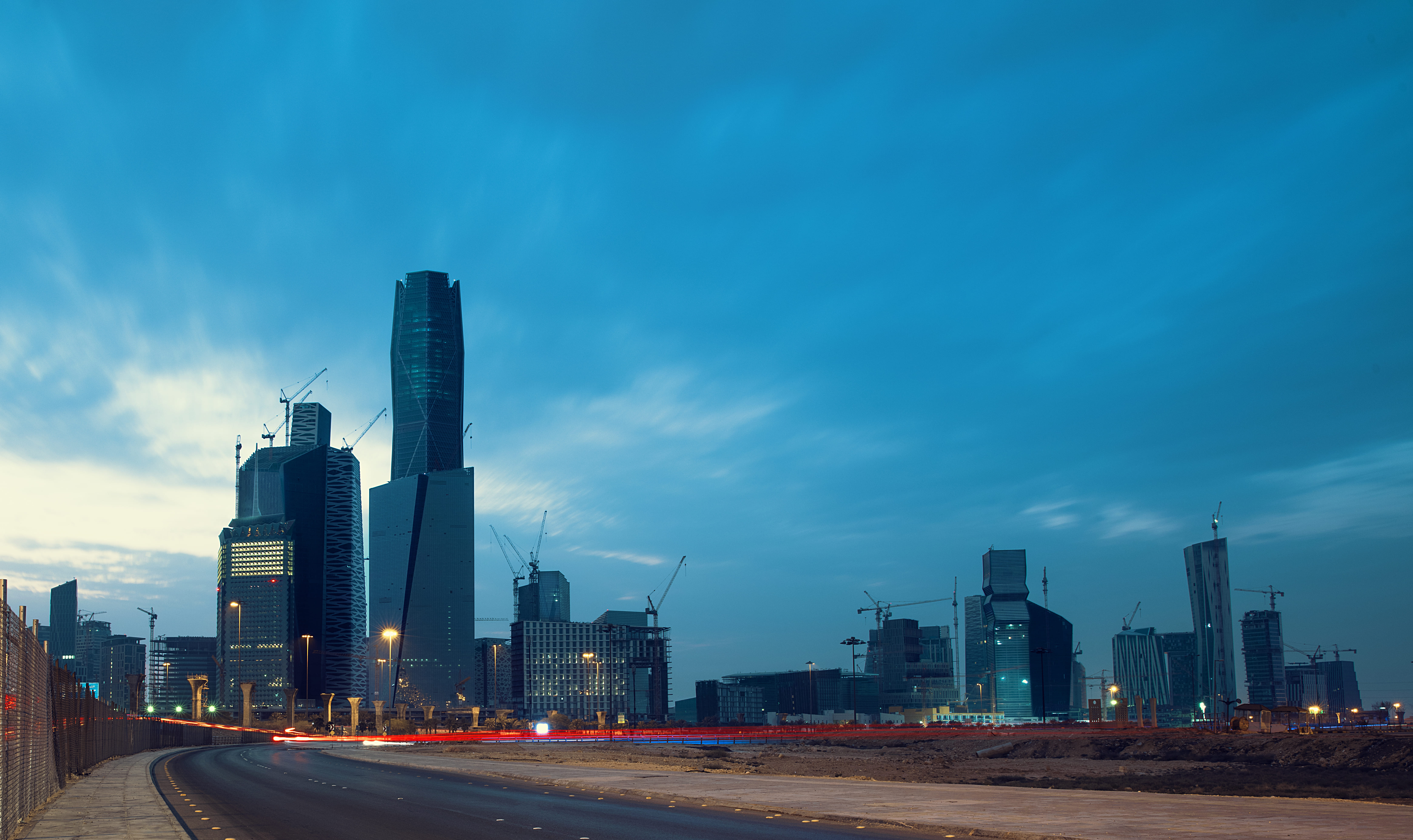 لماذا يفضل المطورون الاستثمار في حي طويق الرياض والعقارات التجارية